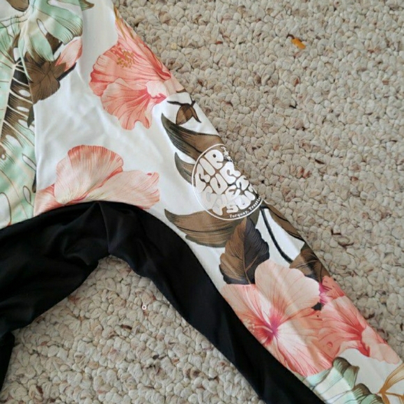 Rip Curl Size 10 Hawaiian Flower UV Rash guard su - Picture 5 of 8